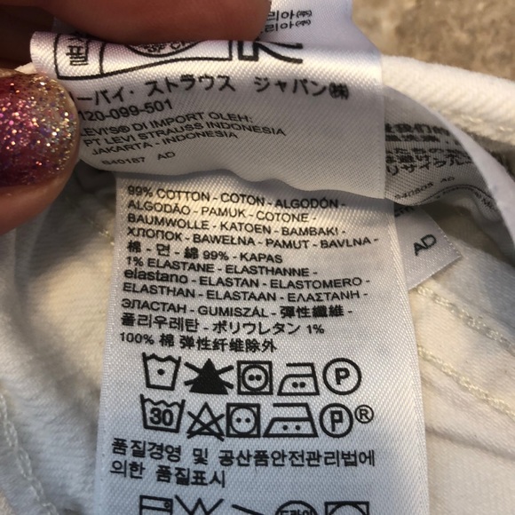 White Levi mid-rise shorts size 14 / 32 - Picture 5 of 8